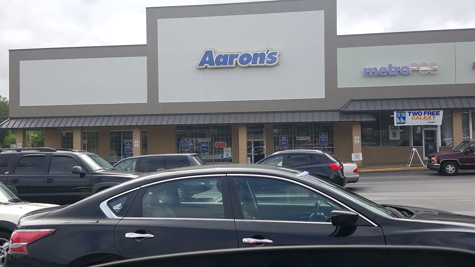 Aaron's - Photo 1