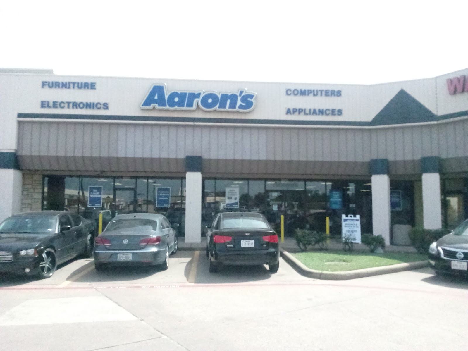 Aaron's - Photo 1