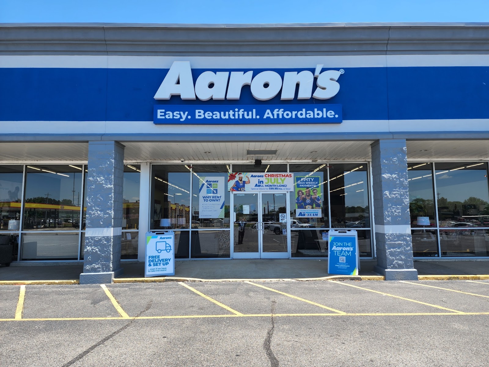Aaron's - Photo 1