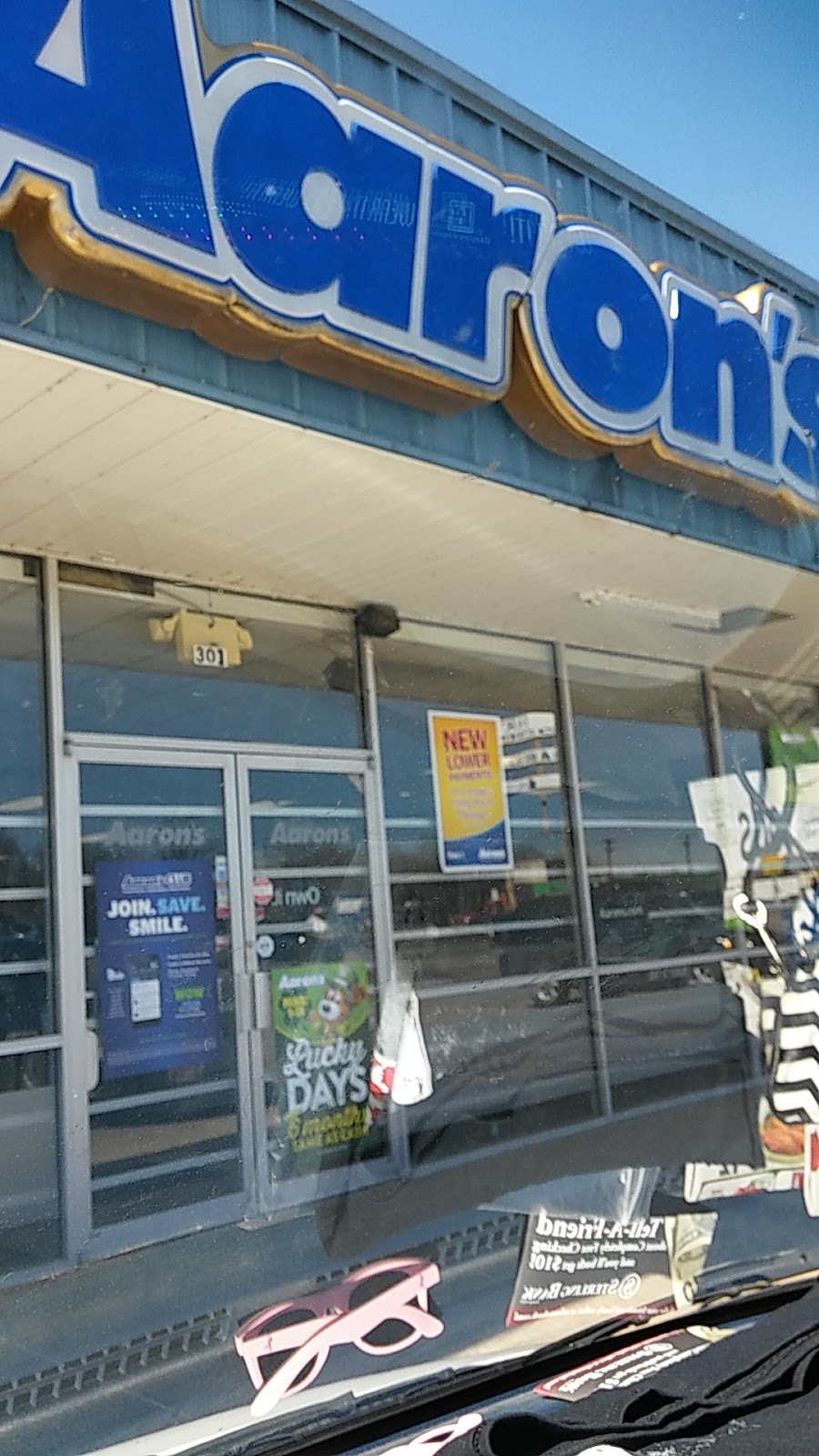 Aaron's - Photo 1