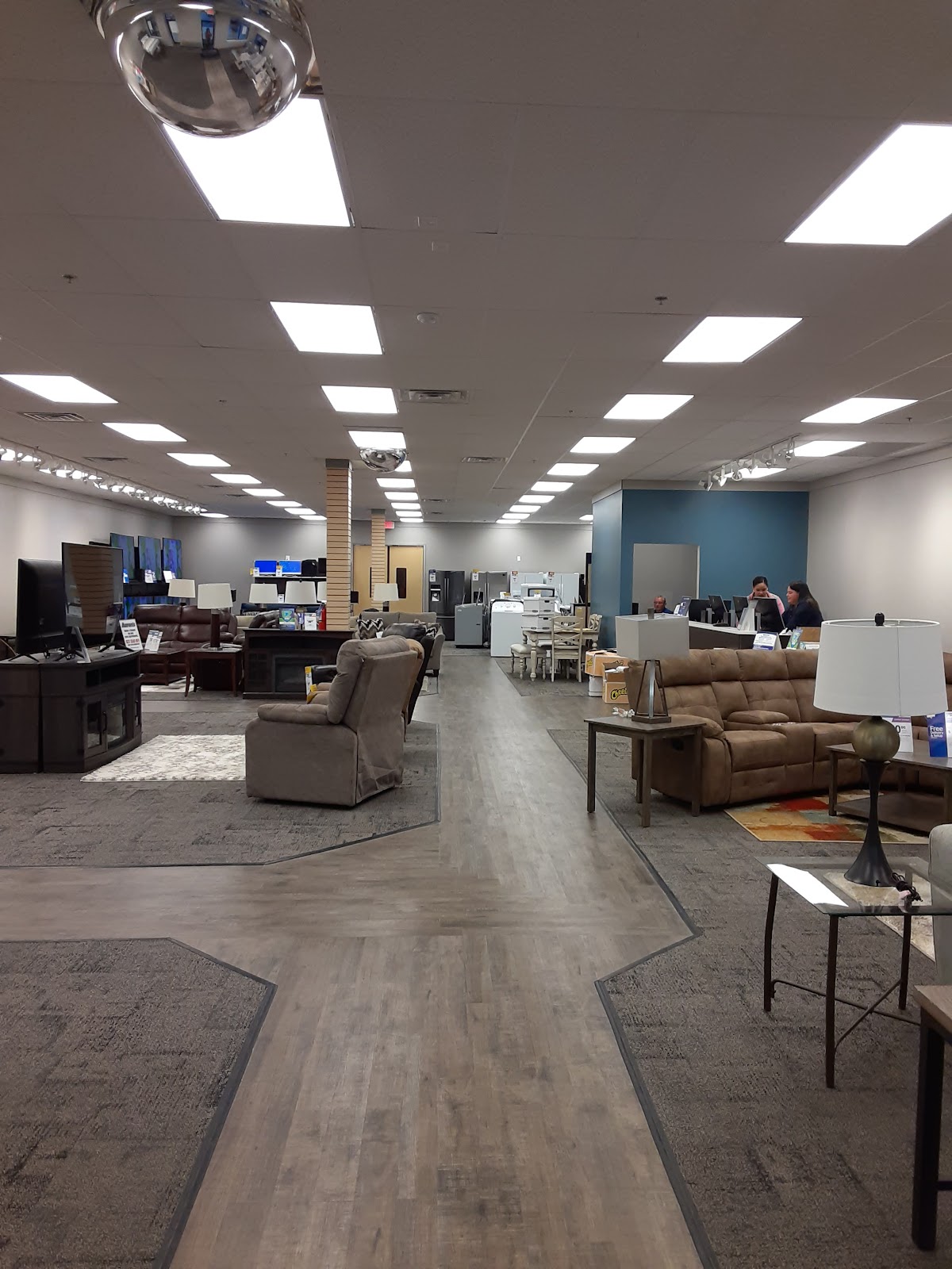 Aaron's - Photo 4