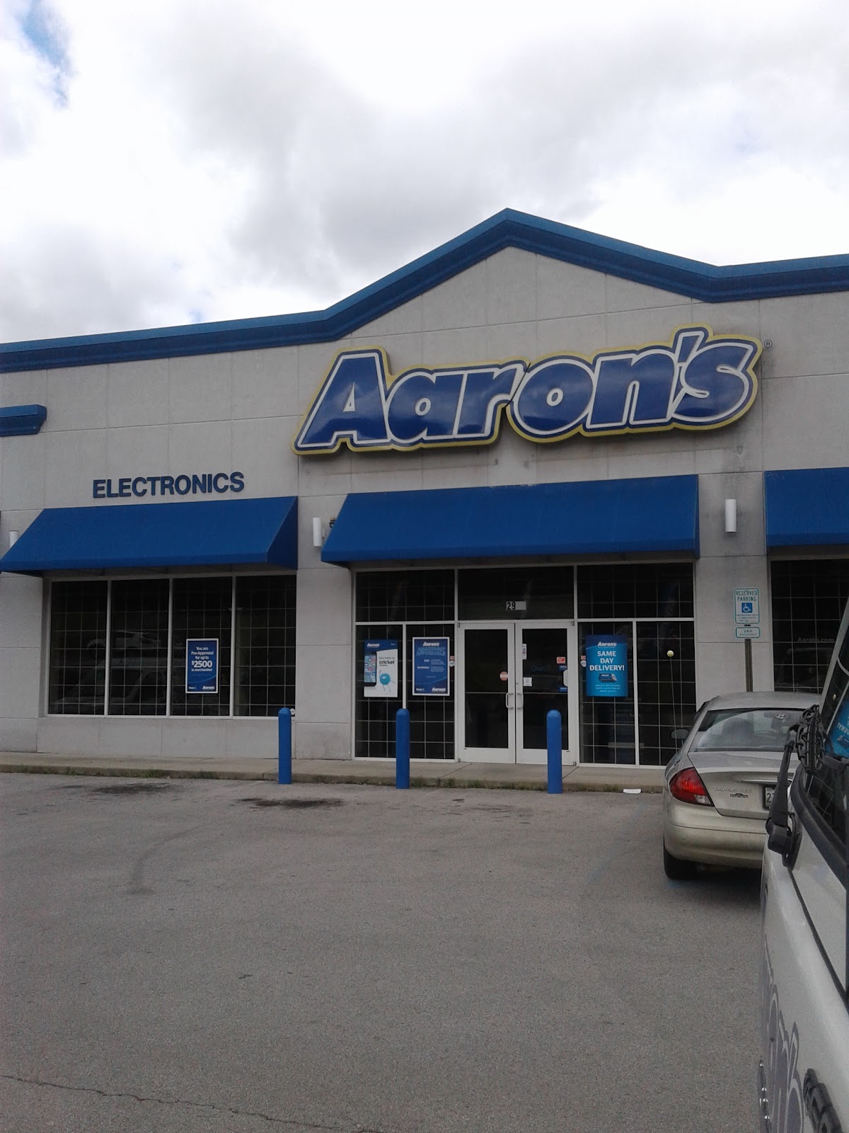 Aaron's - Photo 5