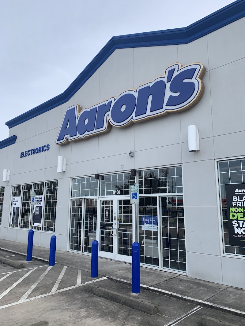 Aaron's - Photo 1