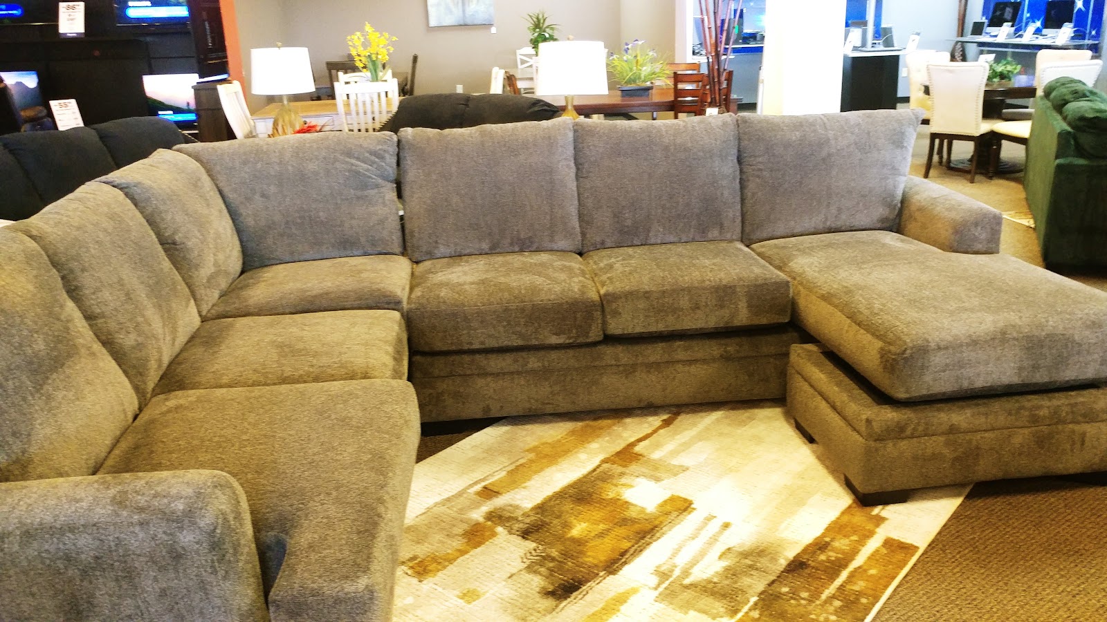 Aaron's - Photo 4