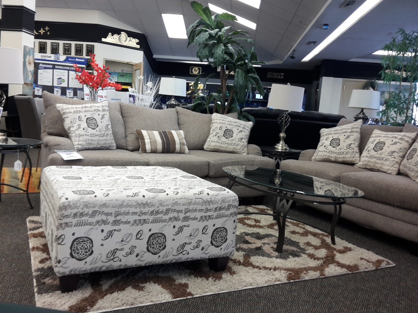 Aaron's - Photo 3