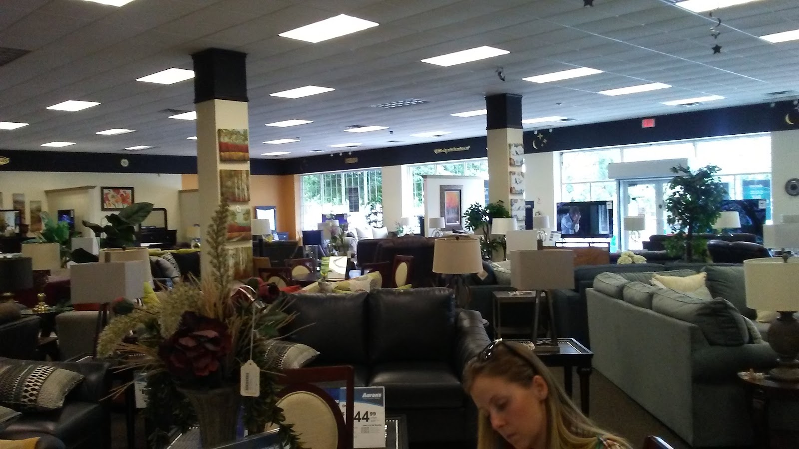 Aaron's - Photo 2