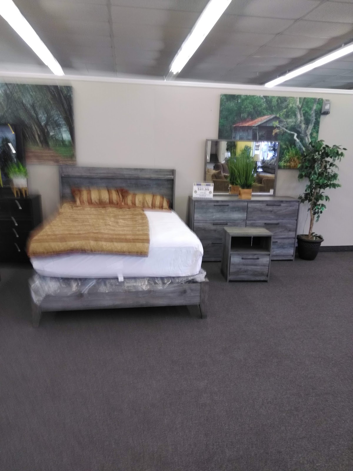Buddy's Home Furnishings - Photo 4