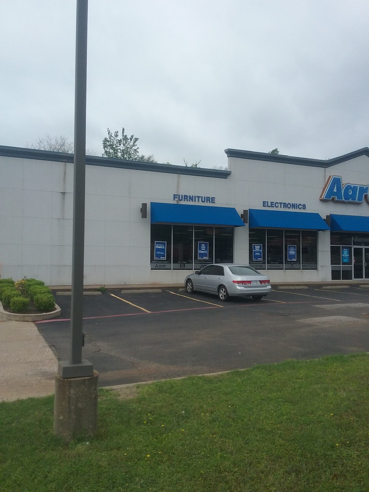 Aaron's - Photo 1