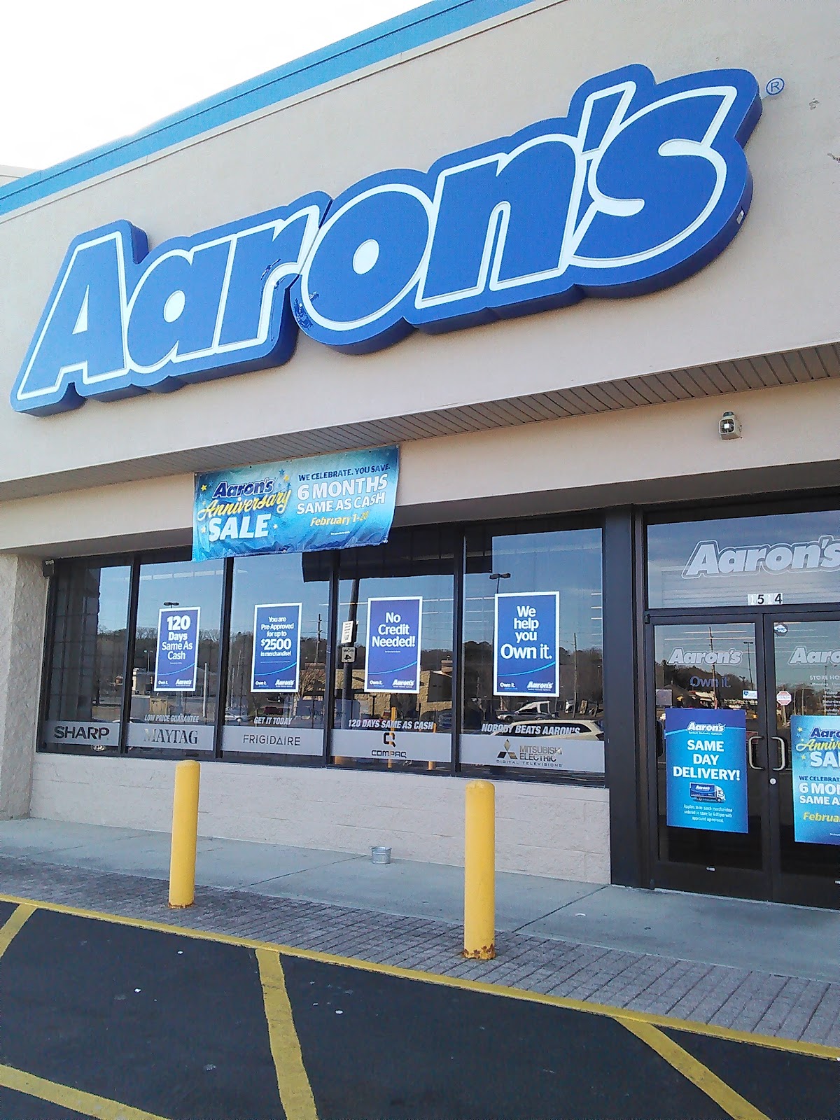 Aaron's - Photo 1