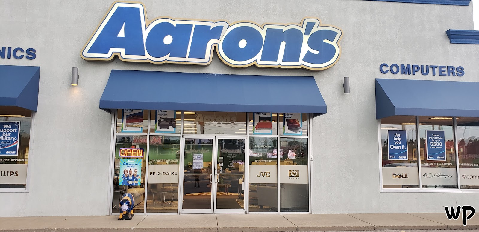 Aaron's - Photo 1