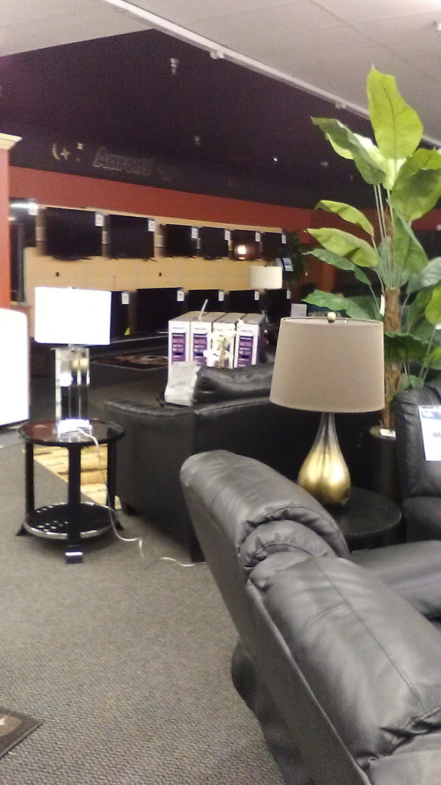 Aaron's - Photo 4
