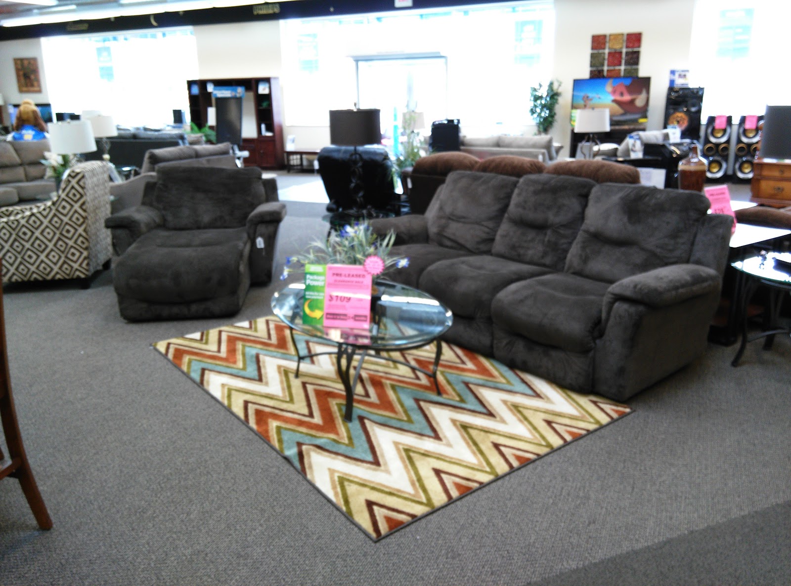 Aaron's - Photo 5