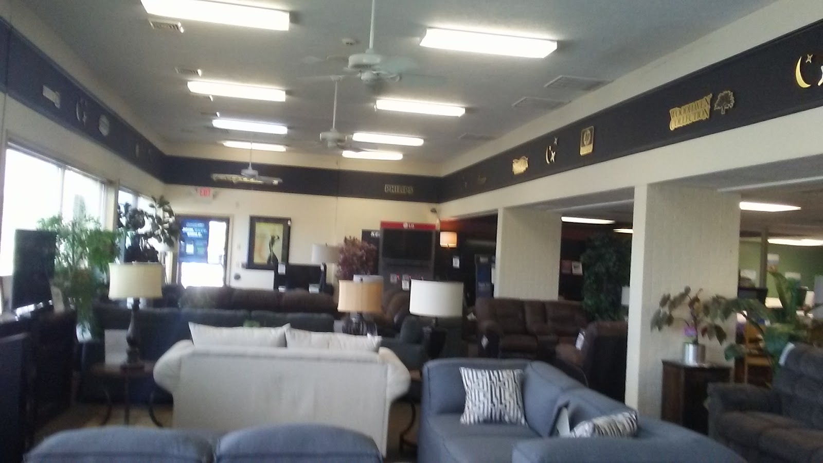 Aaron's - Photo 5