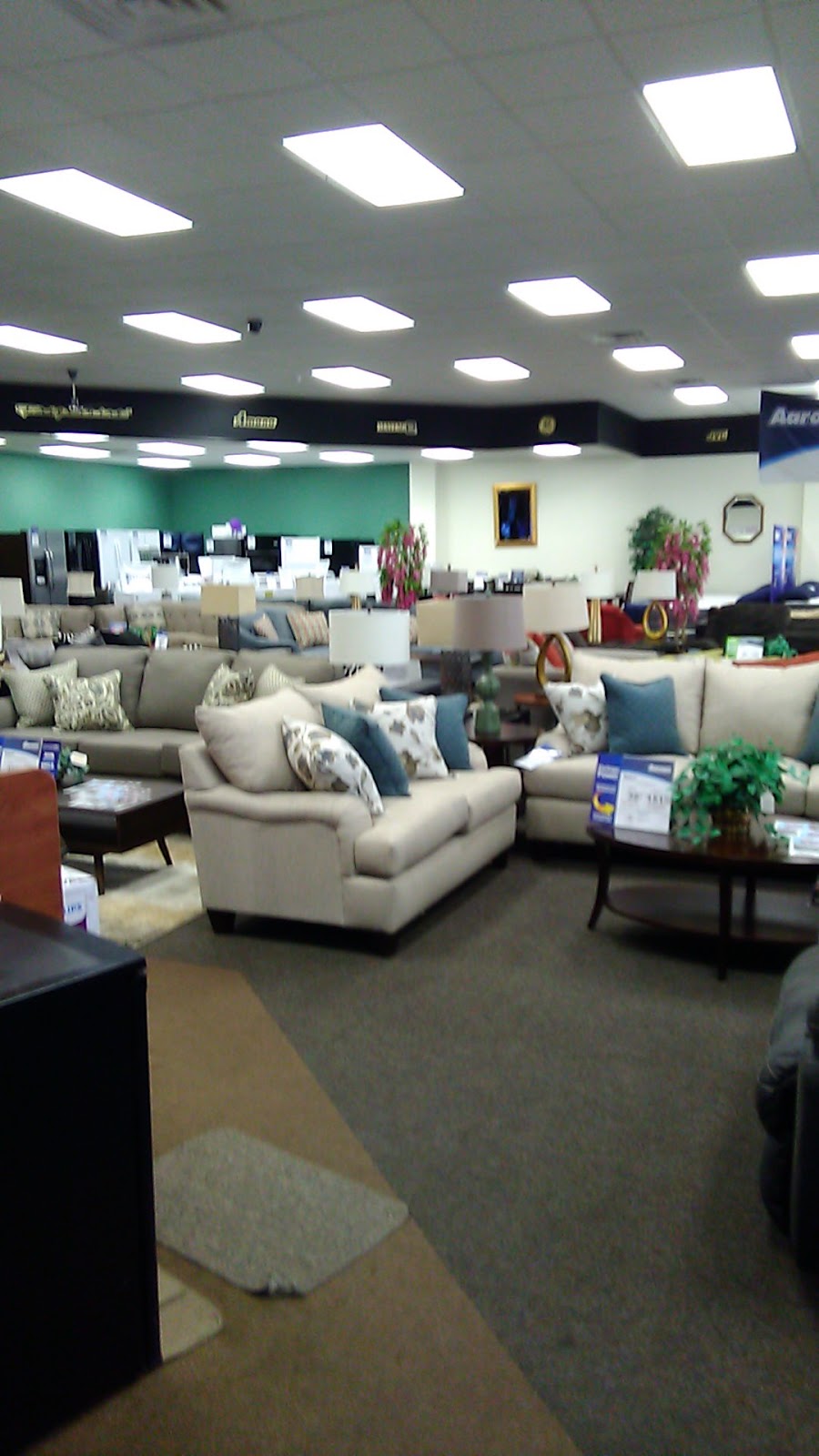 Aaron's - Photo 2