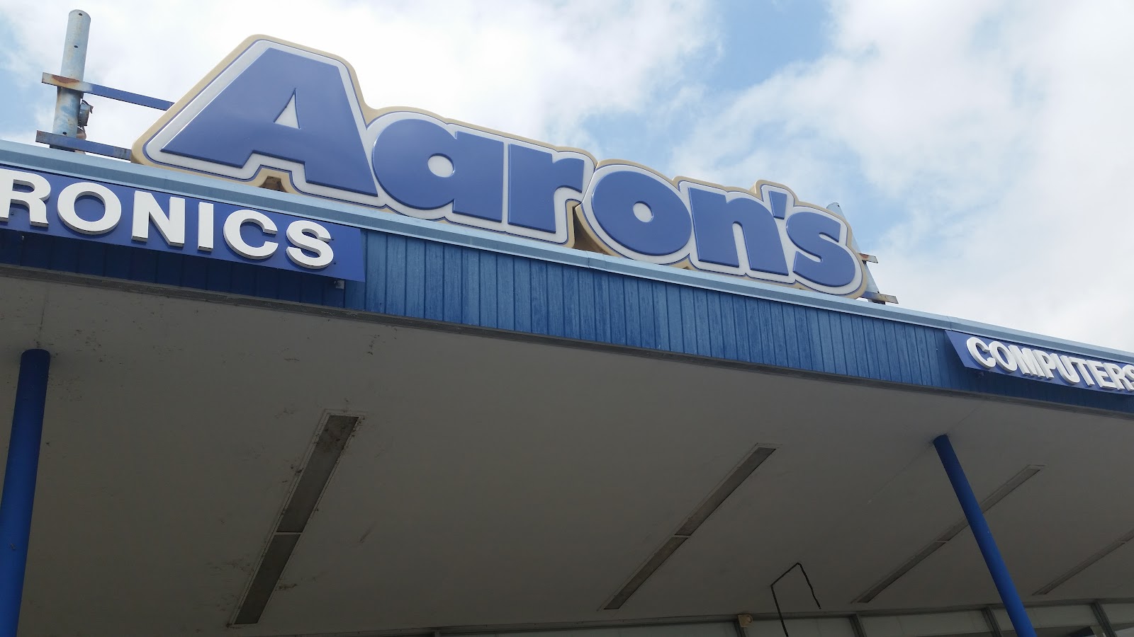 Aaron's - Photo 1