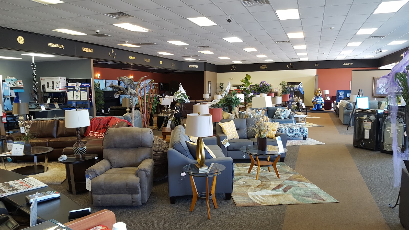 Aaron's - Photo 3