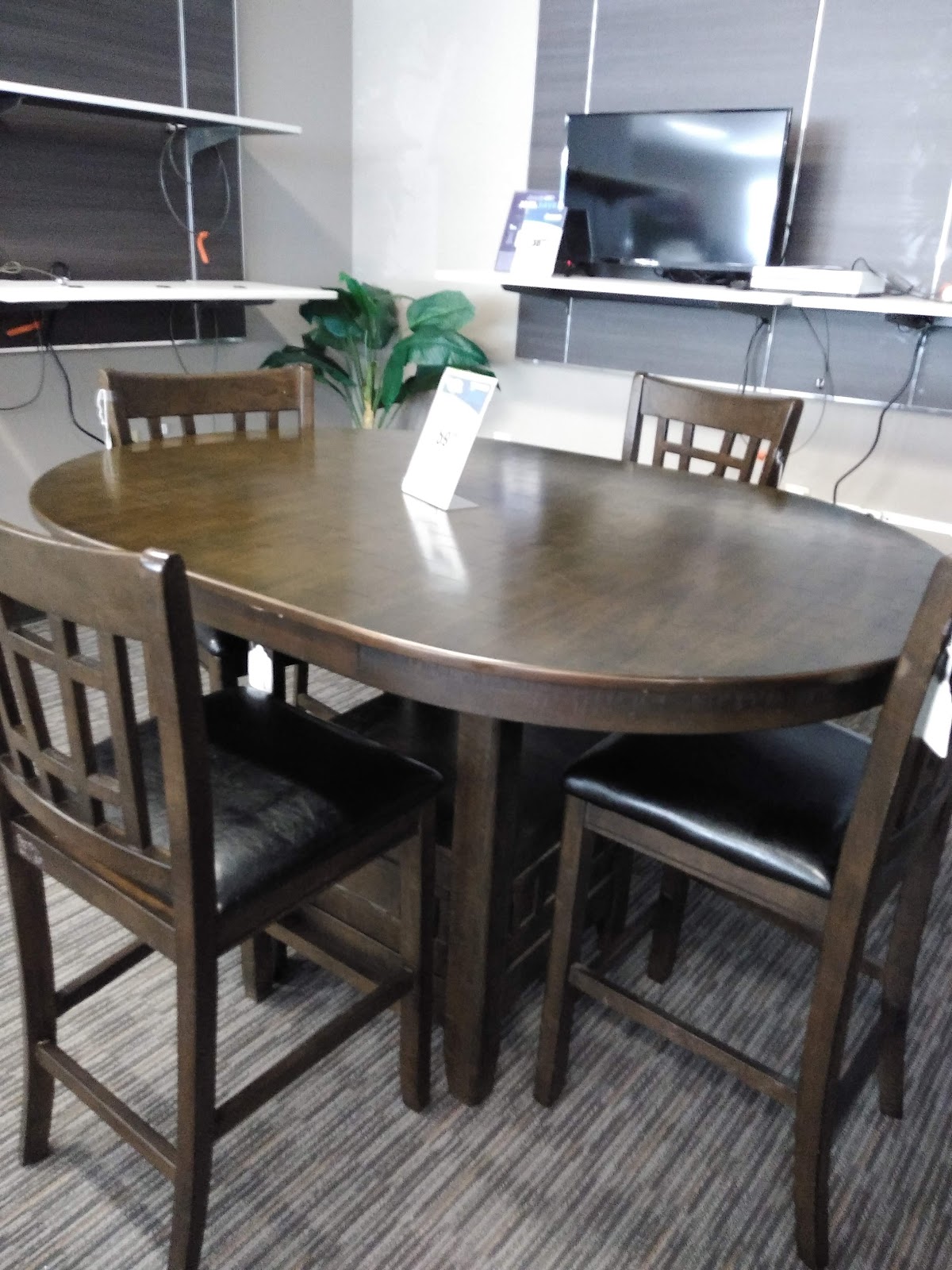 Aaron's - Photo 4