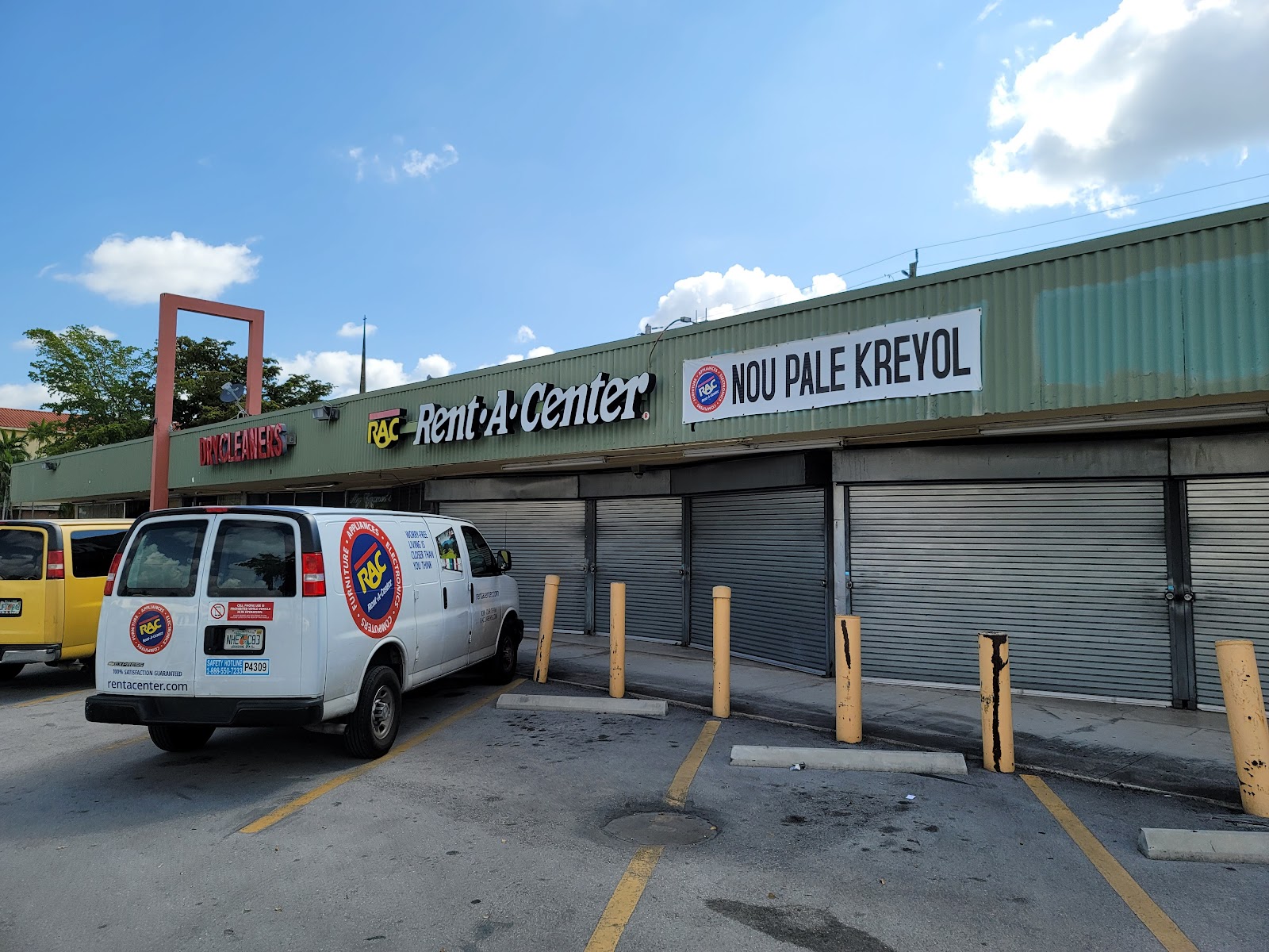 Rent-A-Center - Photo 5