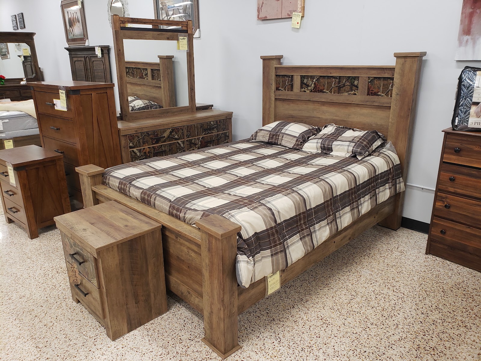 Buddy's Home Furnishings - Photo 4