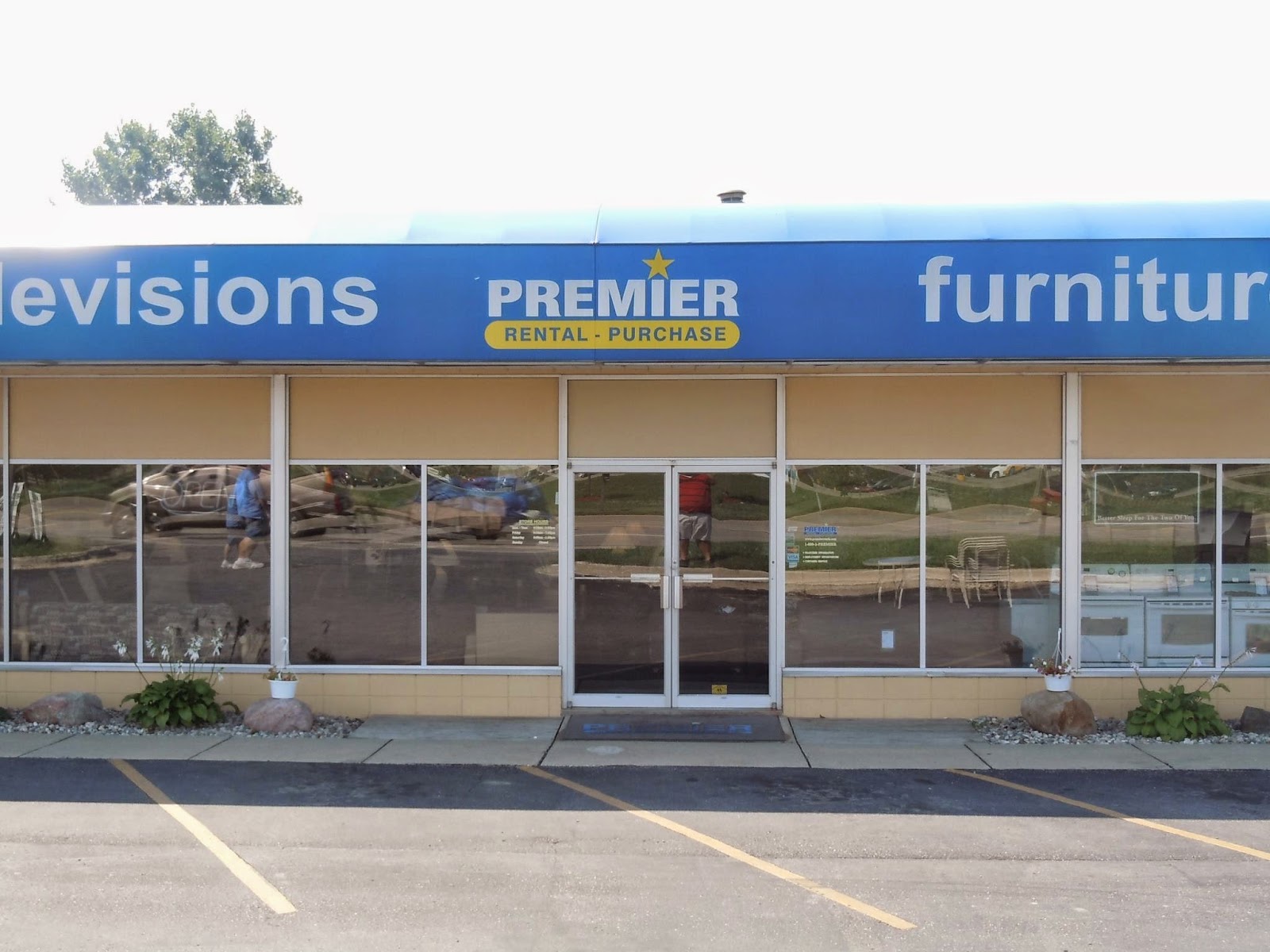 Premier - Photo 1