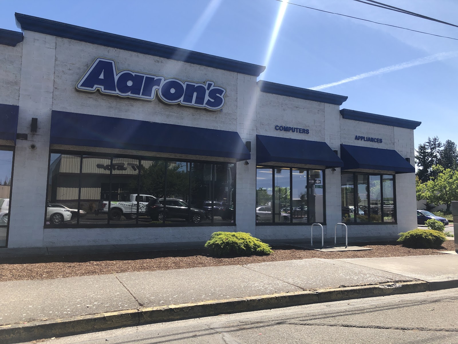Aaron's - Photo 1
