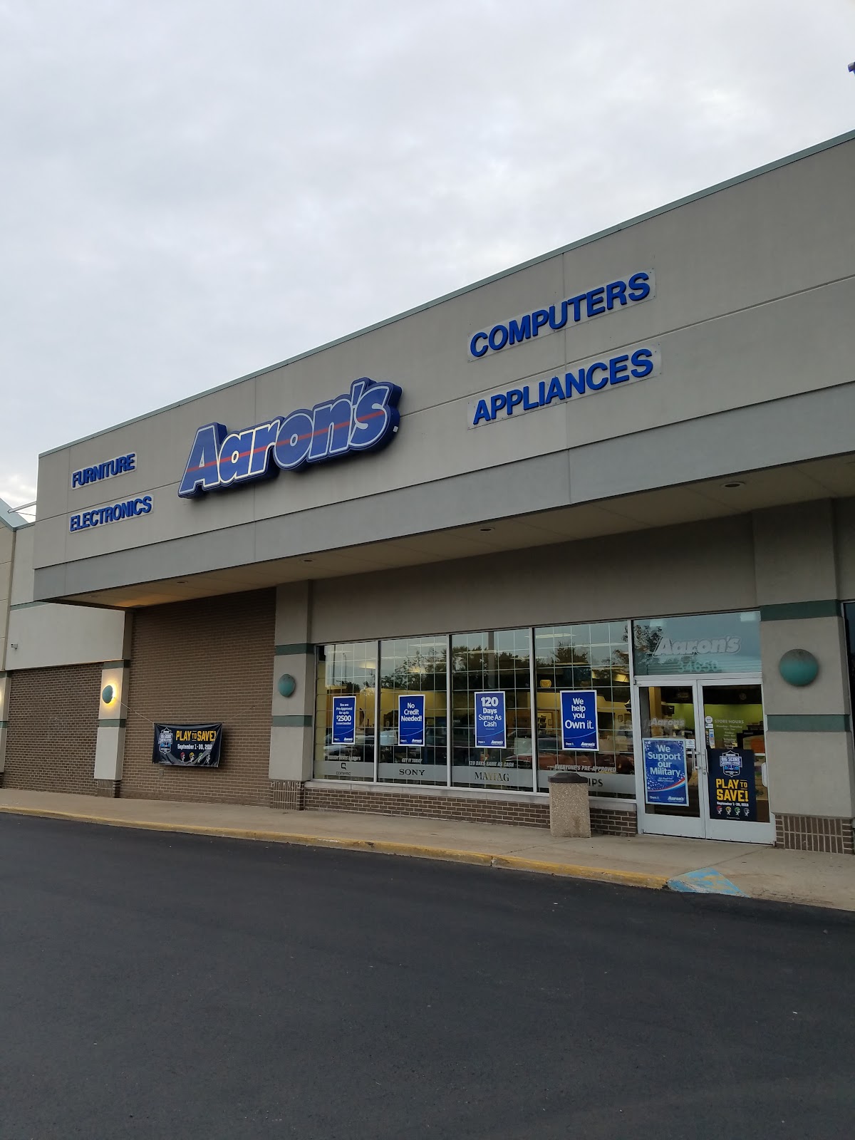 Aaron's - Photo 1