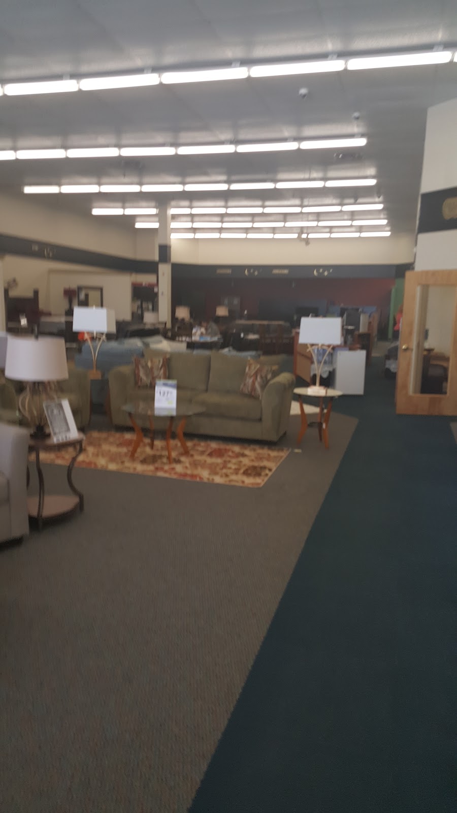 Aaron's - Photo 5