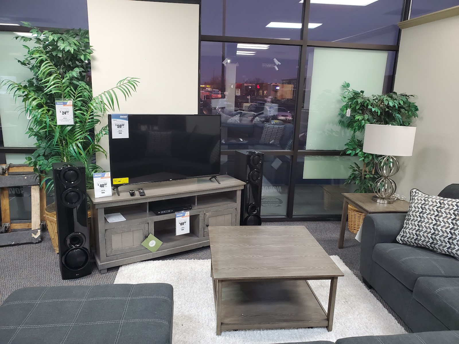 Aaron's - Photo 3