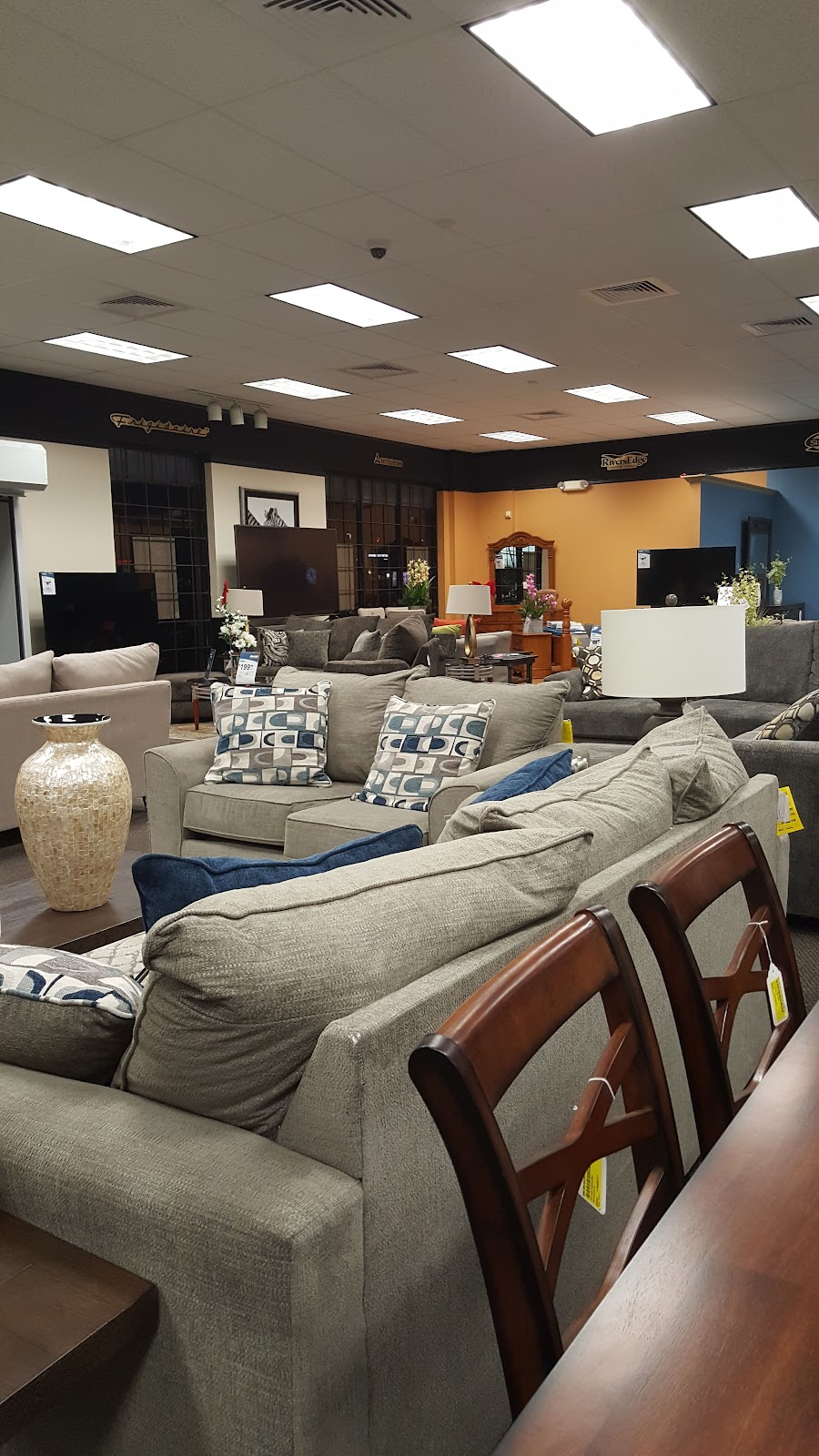 Aaron's - Photo 3