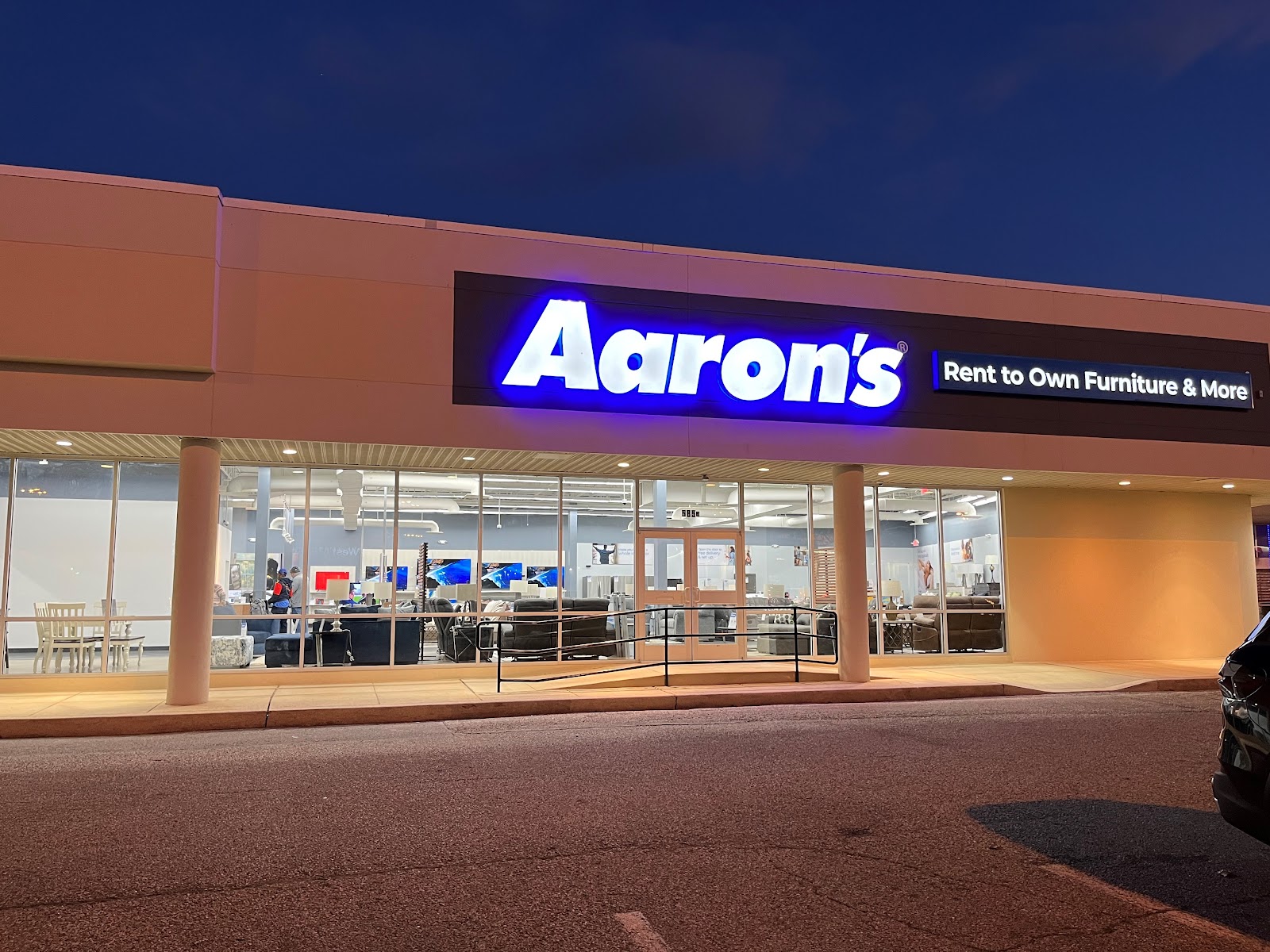 Aaron's - Photo 1