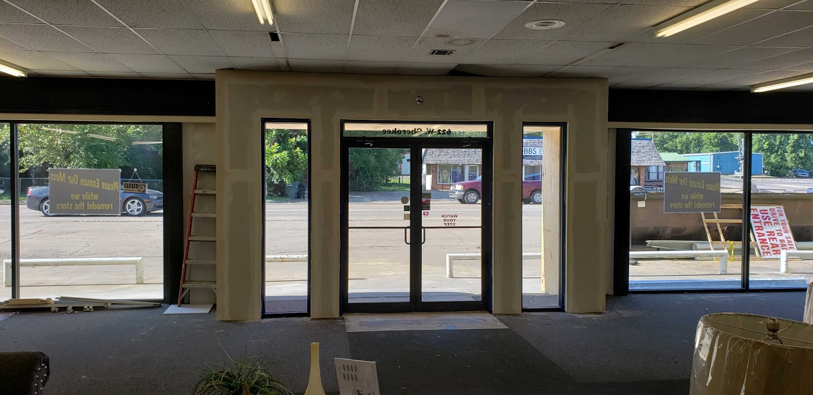 Bargain Center LLC - Photo 2