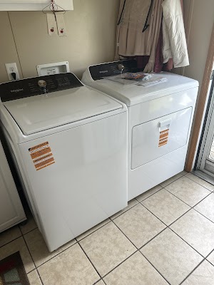 Aaron's - Photo 6
