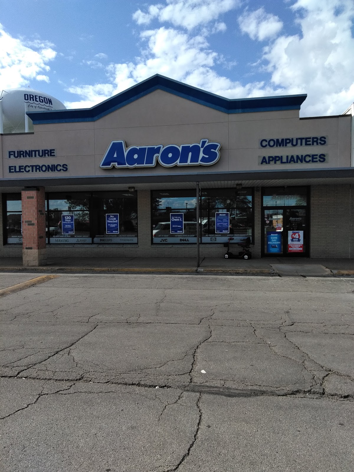 Aaron's - Photo 1