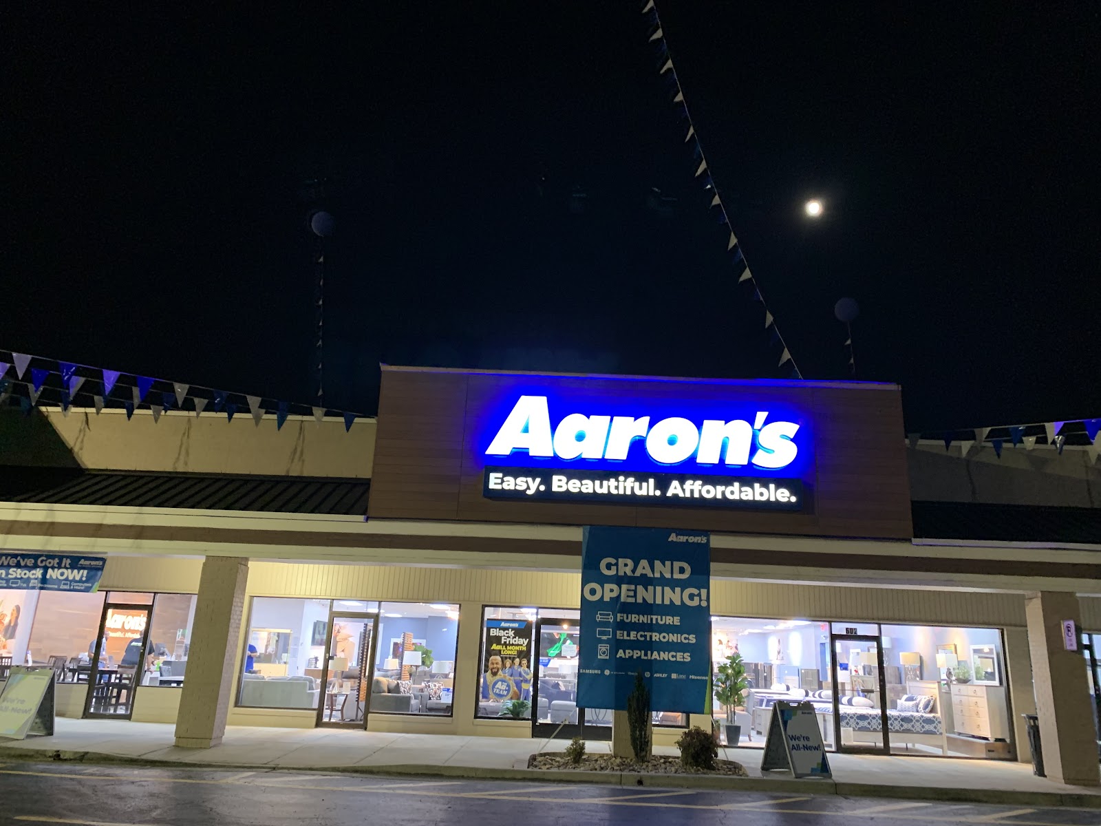 Aaron's - Photo 1
