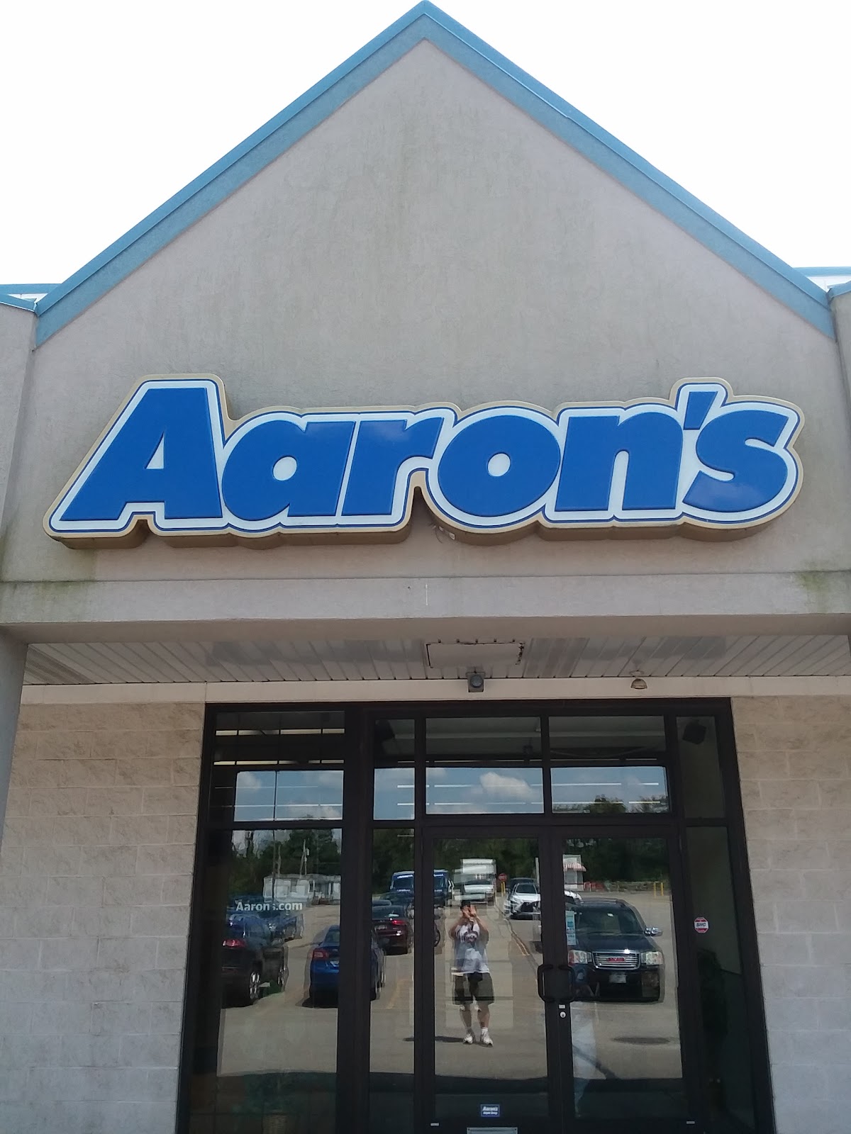 Aaron's - Photo 1