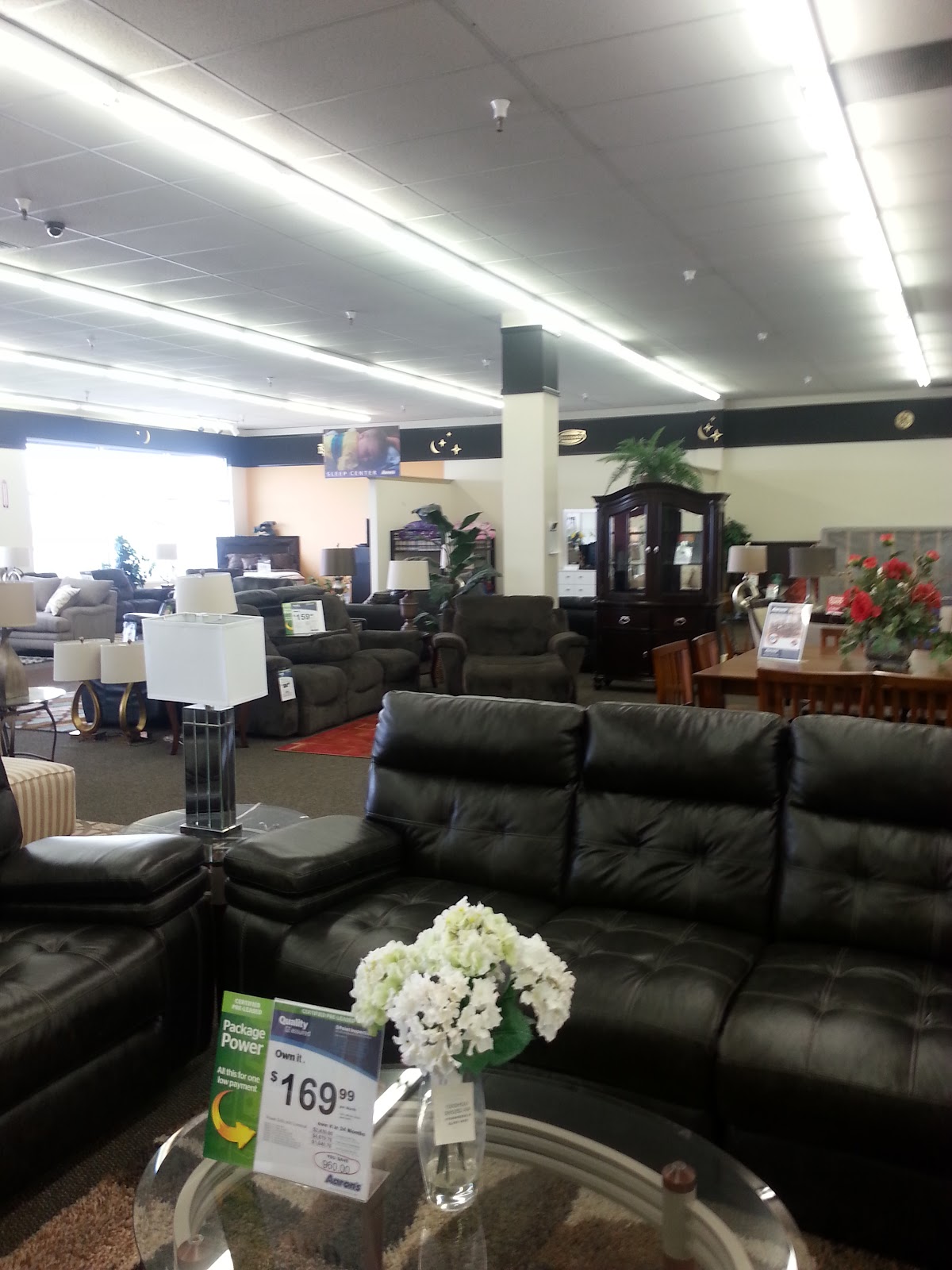 Aaron's - Photo 2