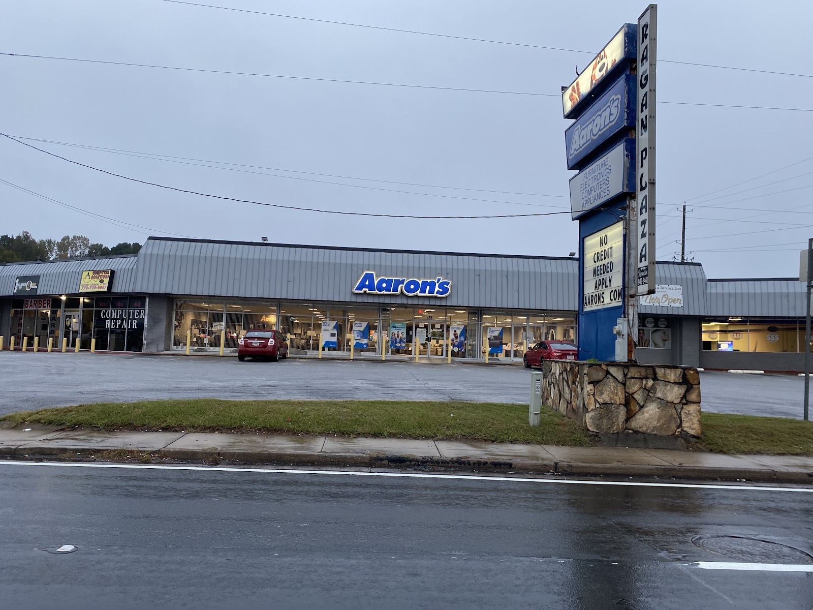 Aaron's - Photo 5