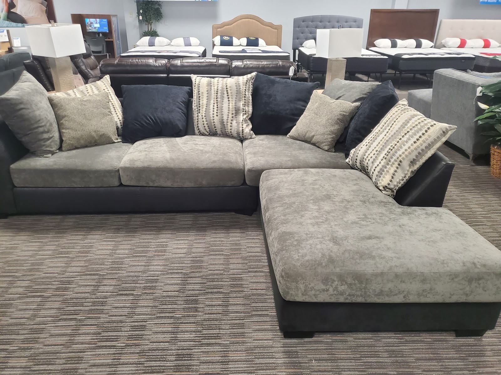 Aaron's - Photo 5