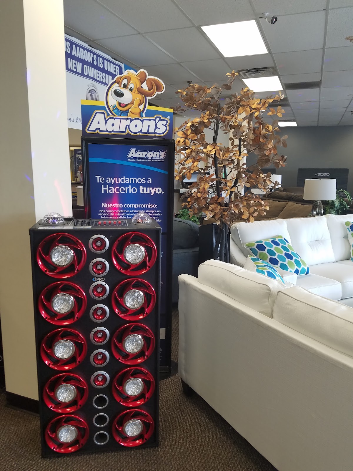 Aaron's - Photo 4