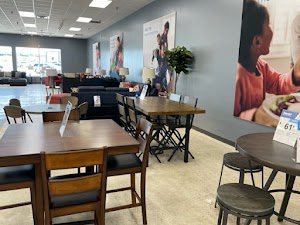Aaron's - Photo 3