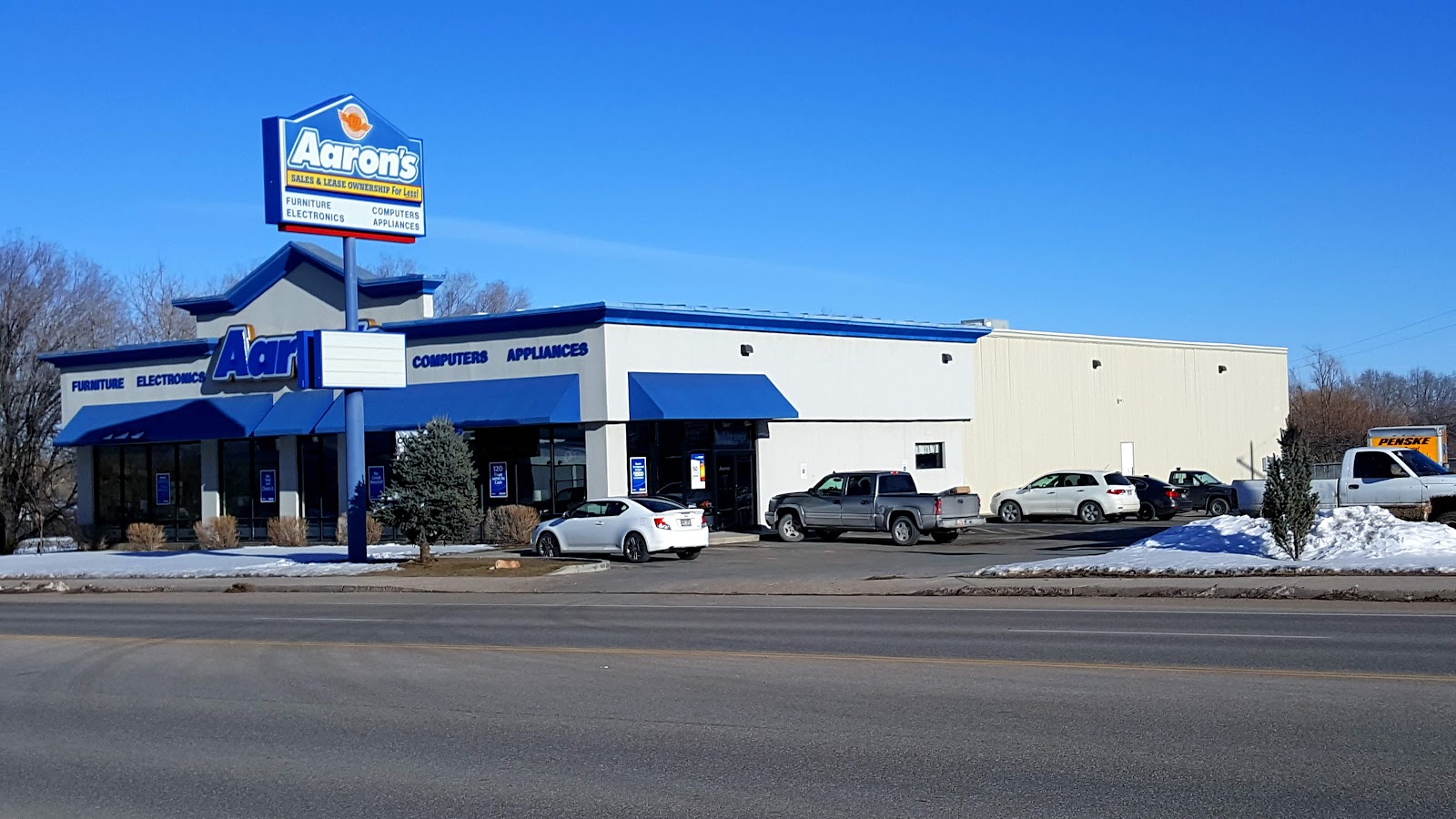 Aaron's - Photo 1