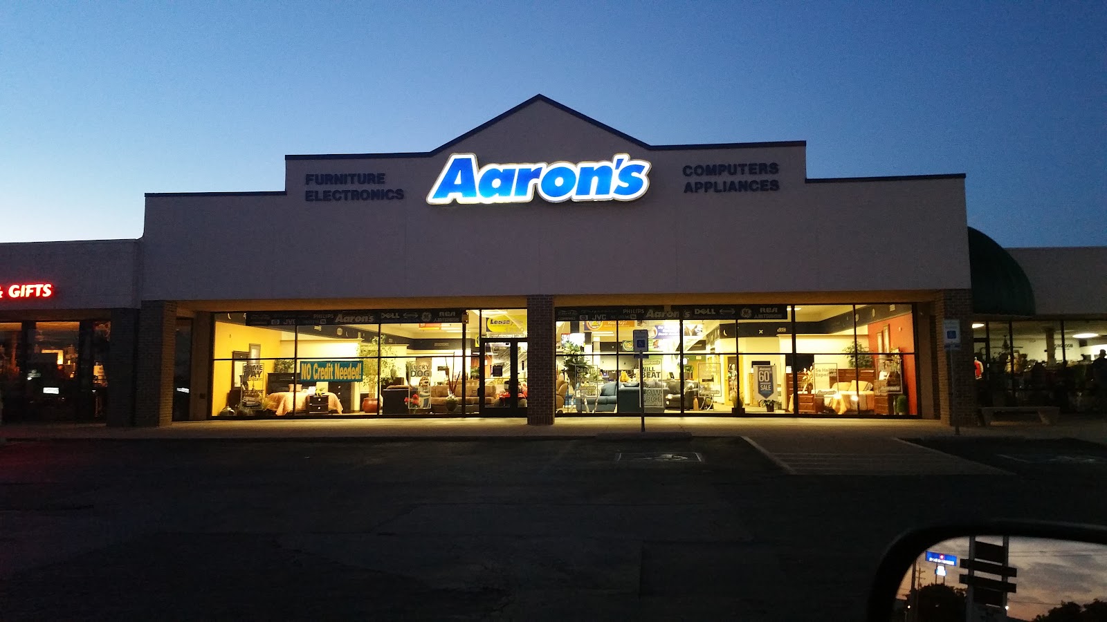 Aaron's - Photo 1