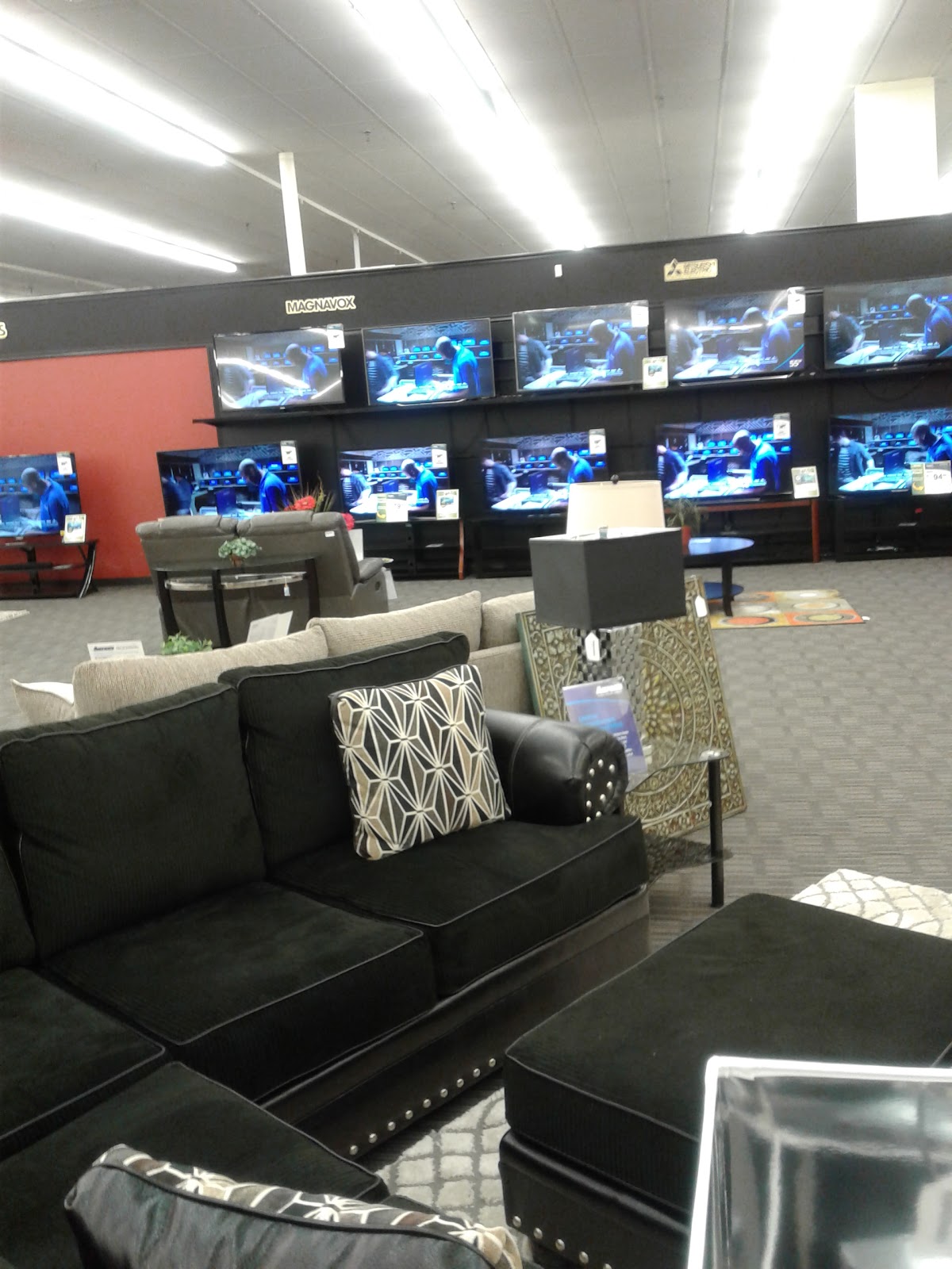 Aaron's - Photo 3