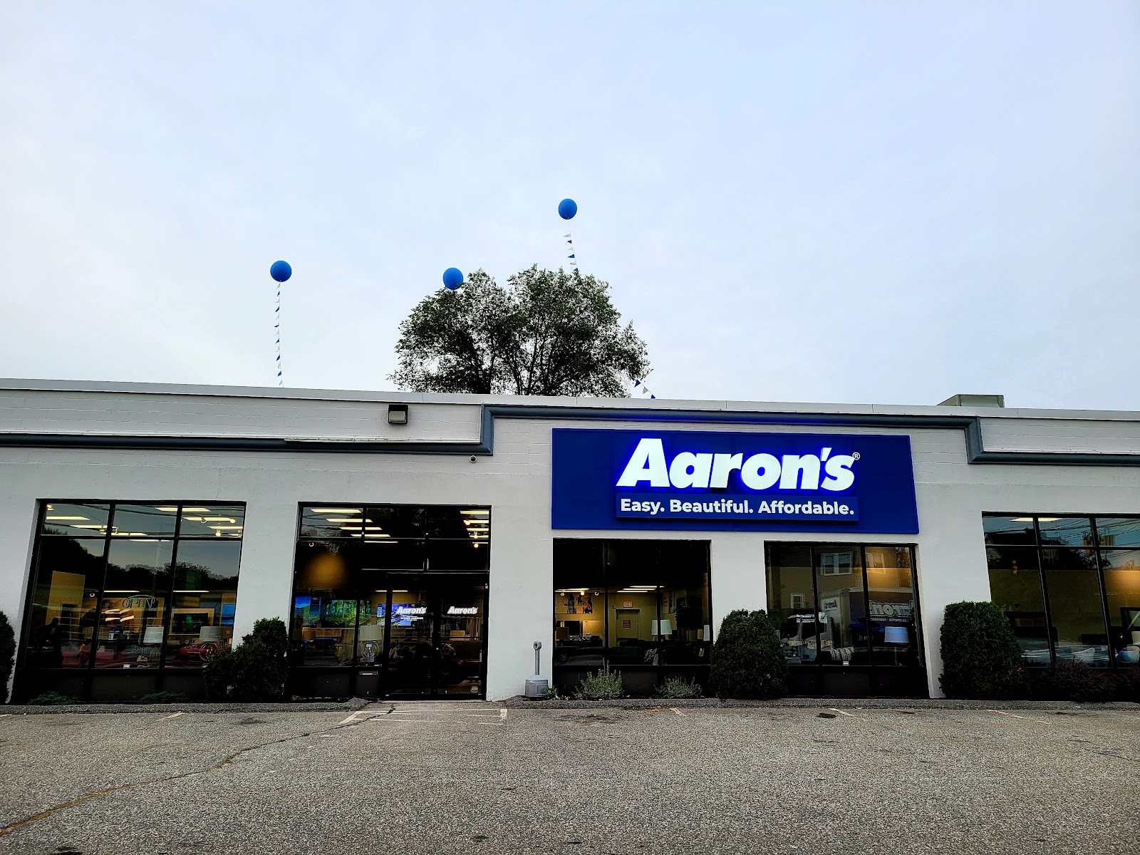 Aaron's - Photo 1