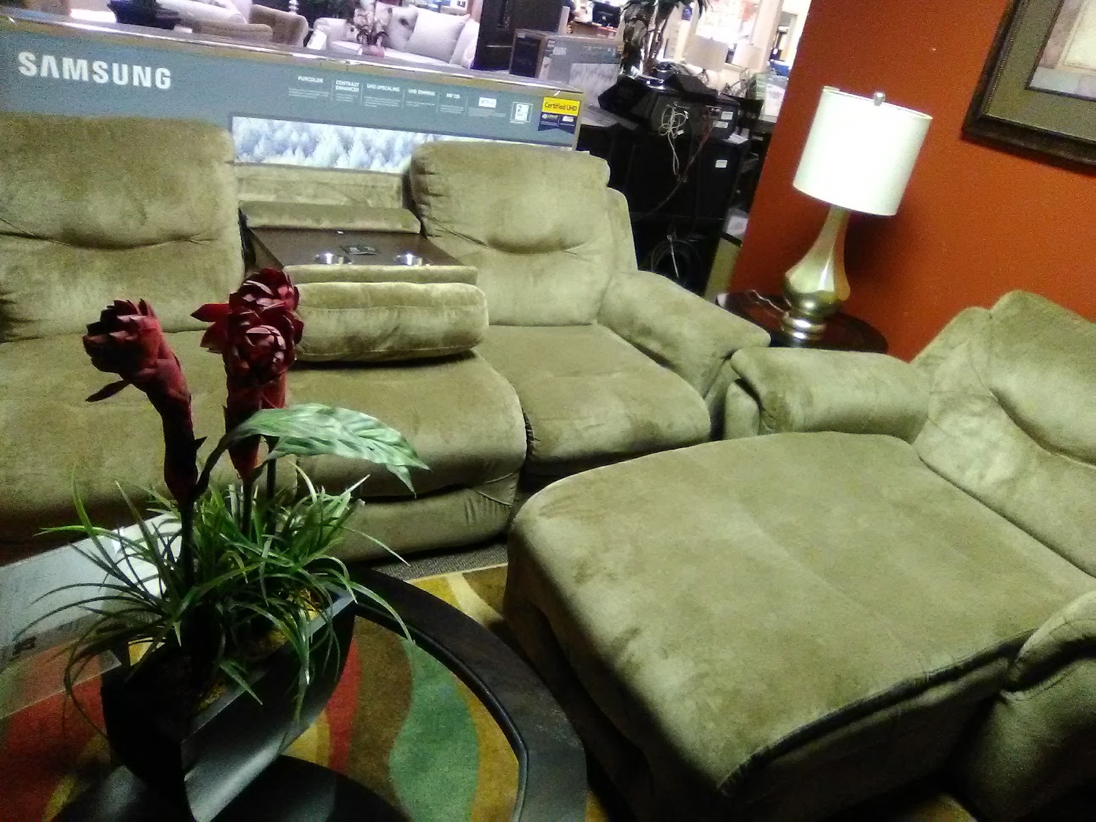 Aaron's - Photo 3