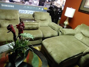Aaron's - Photo 4