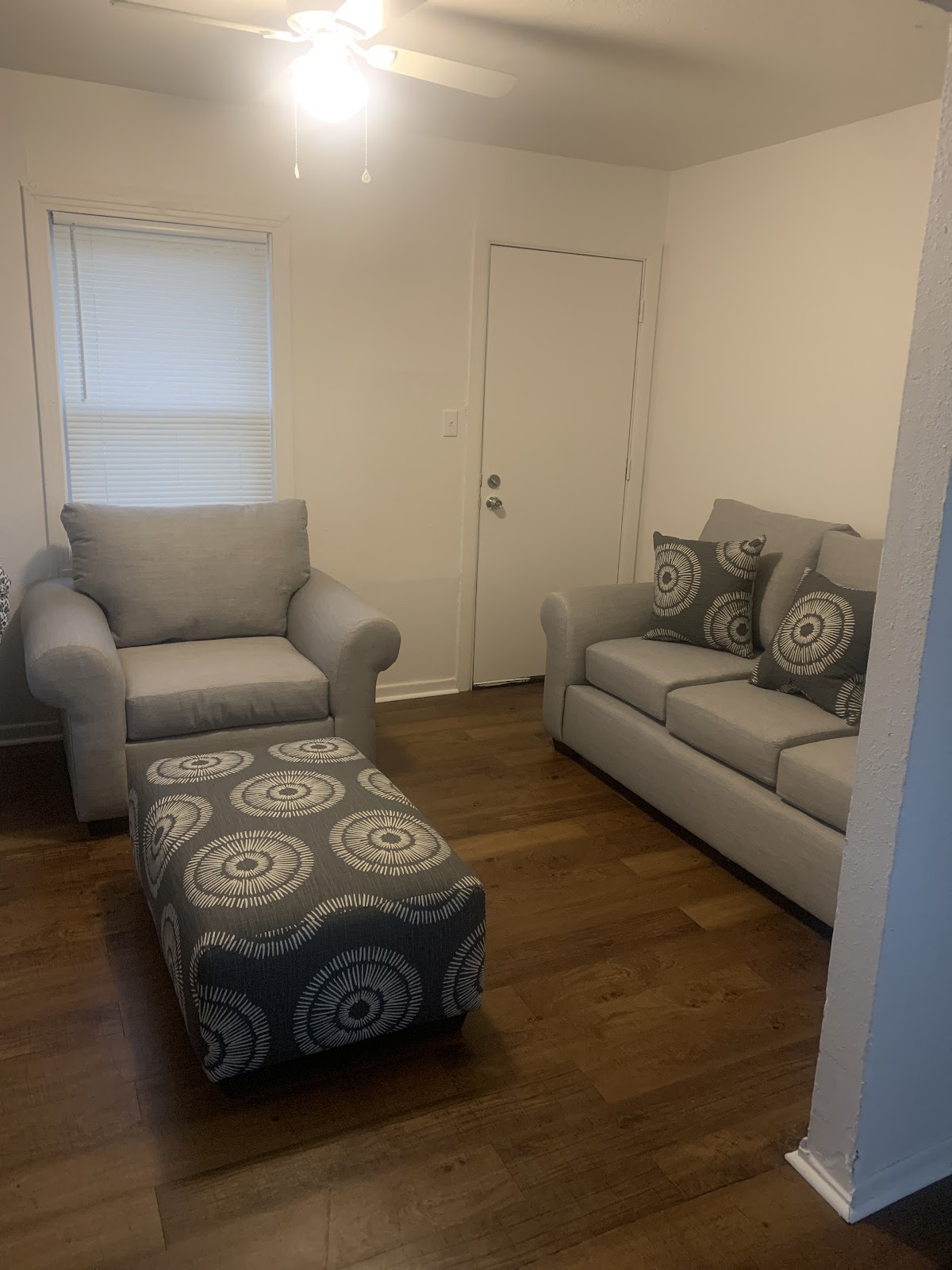 Buddy's Home Furnishings - Photo 4