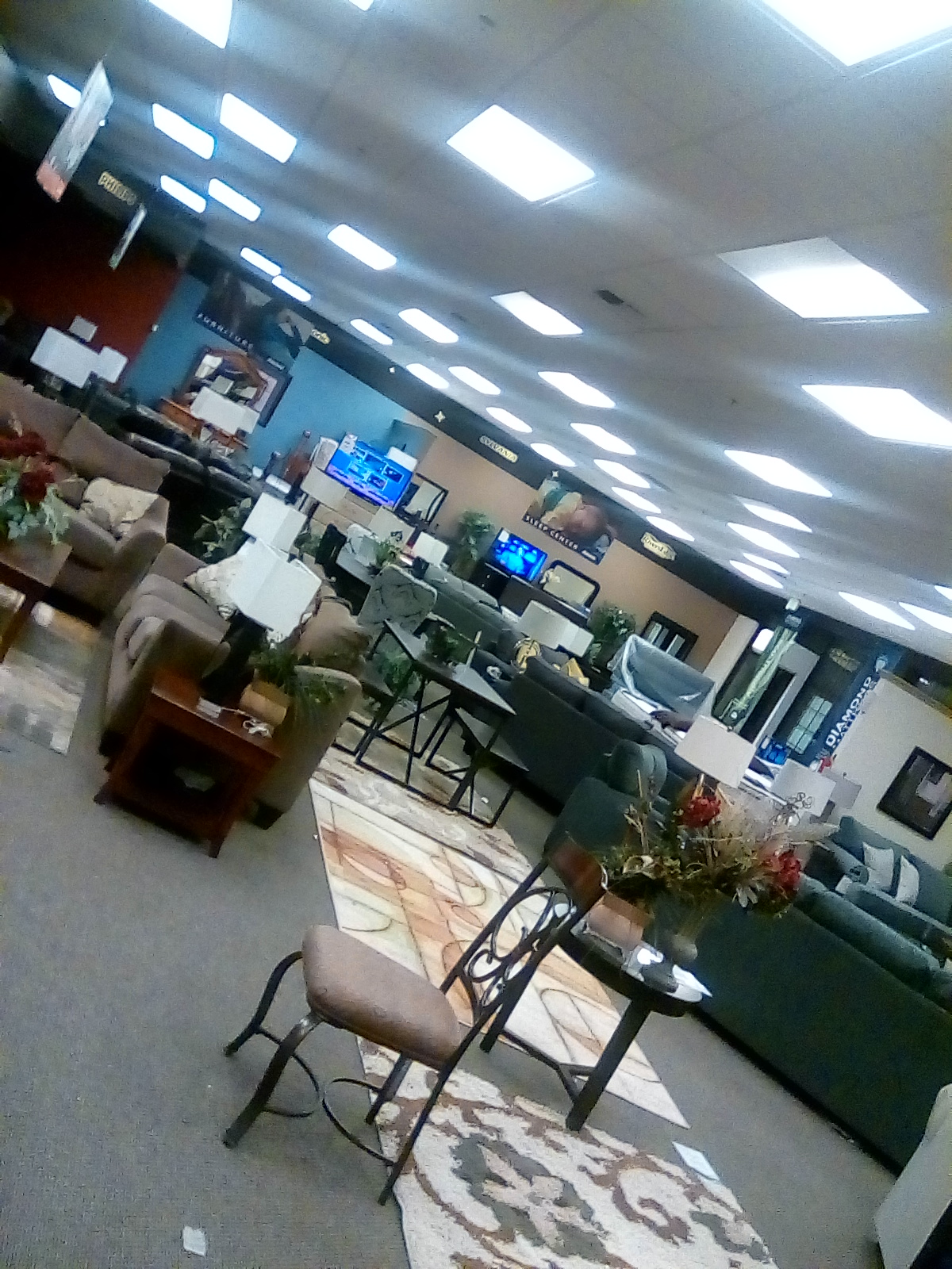Aaron's - Photo 2