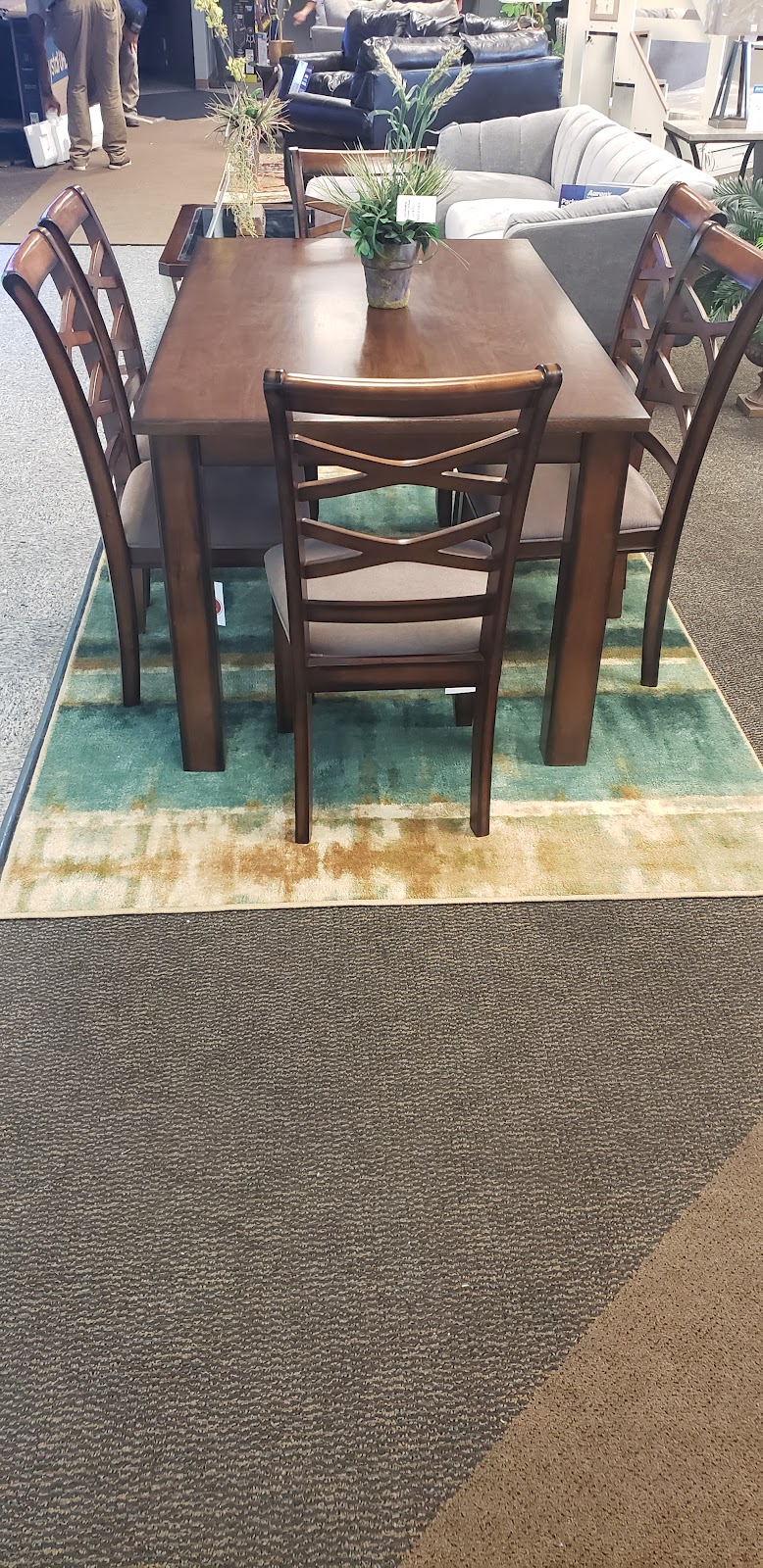Aaron's - Photo 5