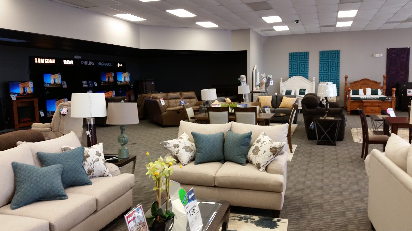 Aaron's - Photo 3